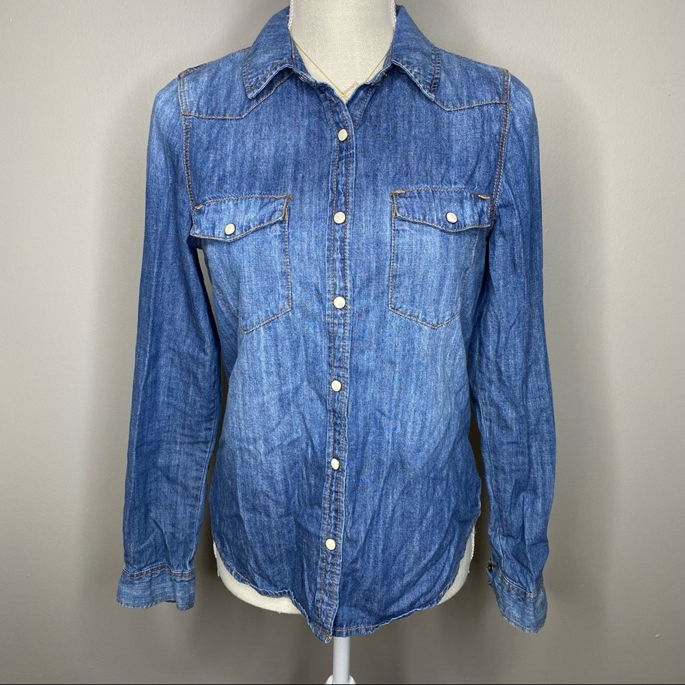 Forever21 Blue Jean Denim Long Sleeve Chambray Top